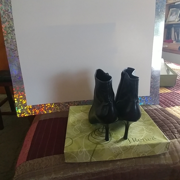 Alberta 4 in. Ankle Boots with side zipper. - Picture 4 of 7